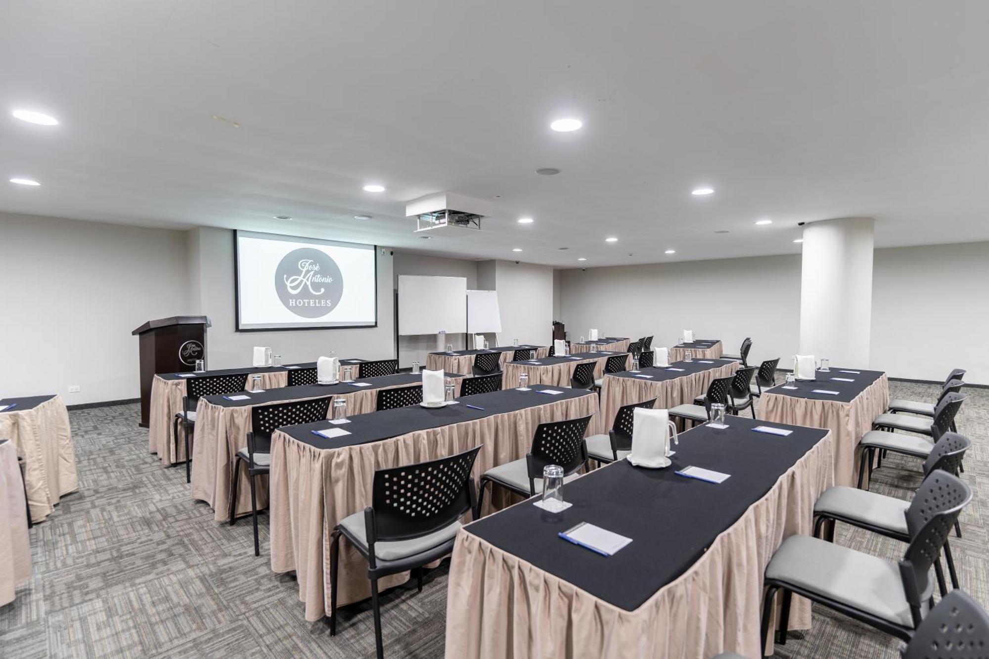 Jose Antonio Executive Hotel Lima Luaran gambar